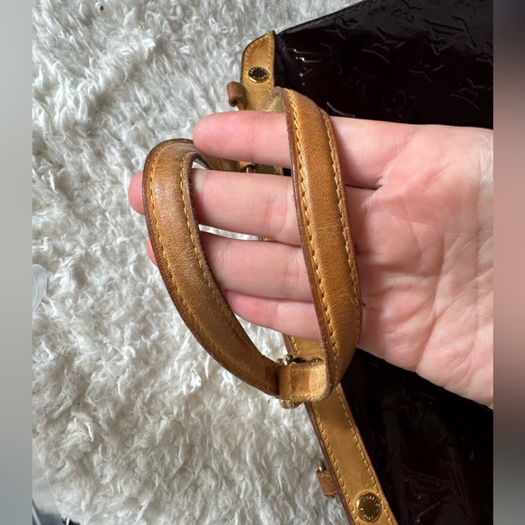 Louis Vuitton Vernis Brea GM Amarante - Picture 16 of 16